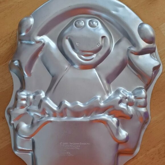 Wilton Barney Cake Pan 2105-3450 with Original Instructions - Picture 1 of 9